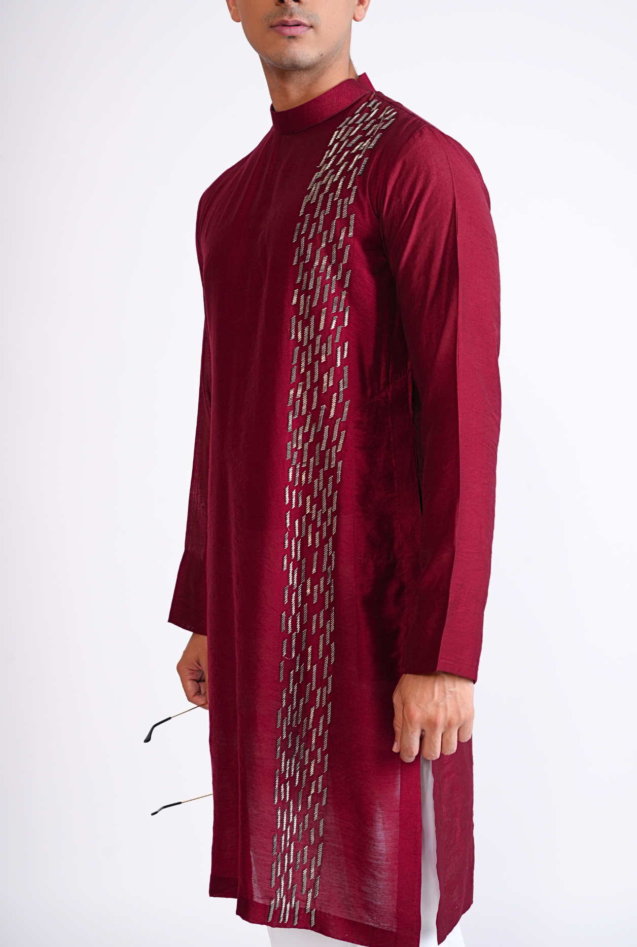 MAROON HAND EMBROIDED KURTA WITH PYJAMA