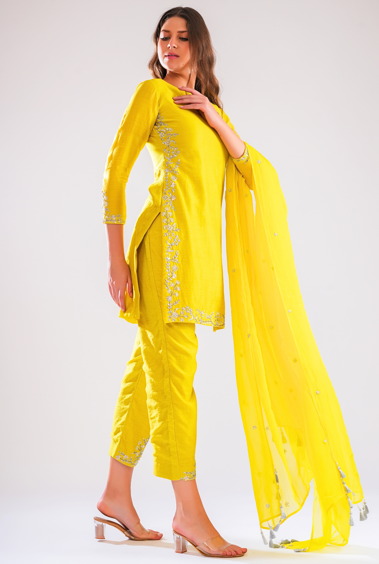 Aabroo Suit Set