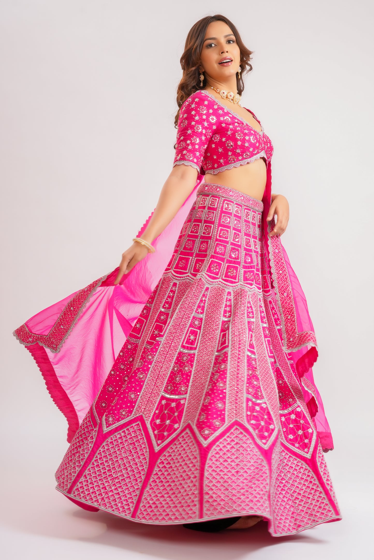 Gulabi Ghera lehenga
